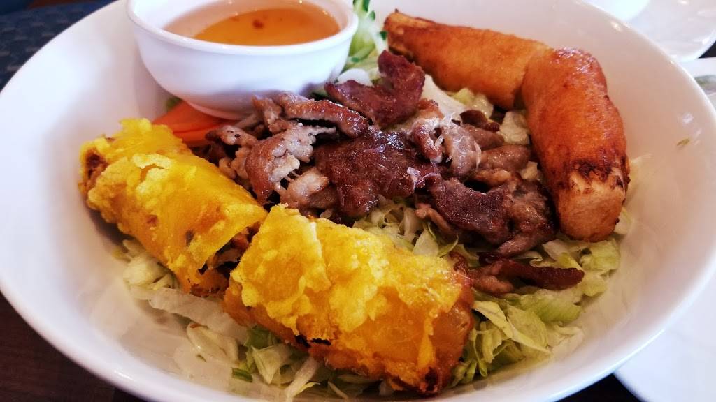 Ben Thanh | restaurant | 393 Woodlawn Rd W, Guelph, ON N1H 7M1, Canada | 5197676668 OR +1 519-767-6668