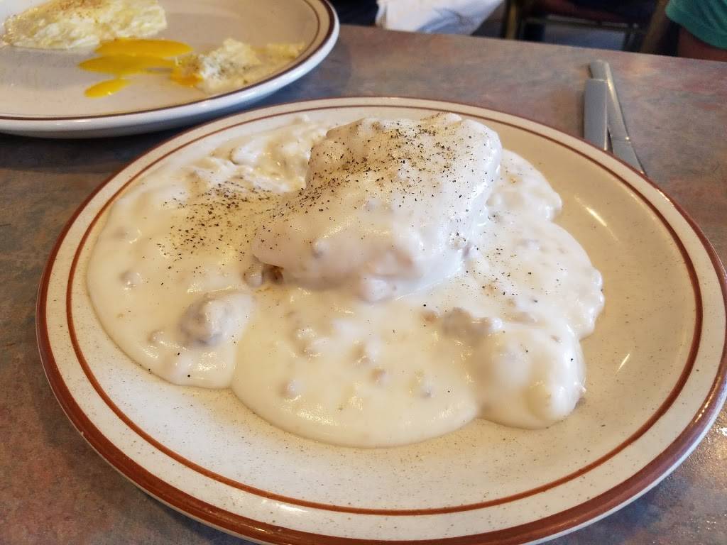 Family Diner | restaurant | 1604 Hill Ave, Spirit Lake, IA 51360, USA | 7123365422 OR +1 712-336-5422