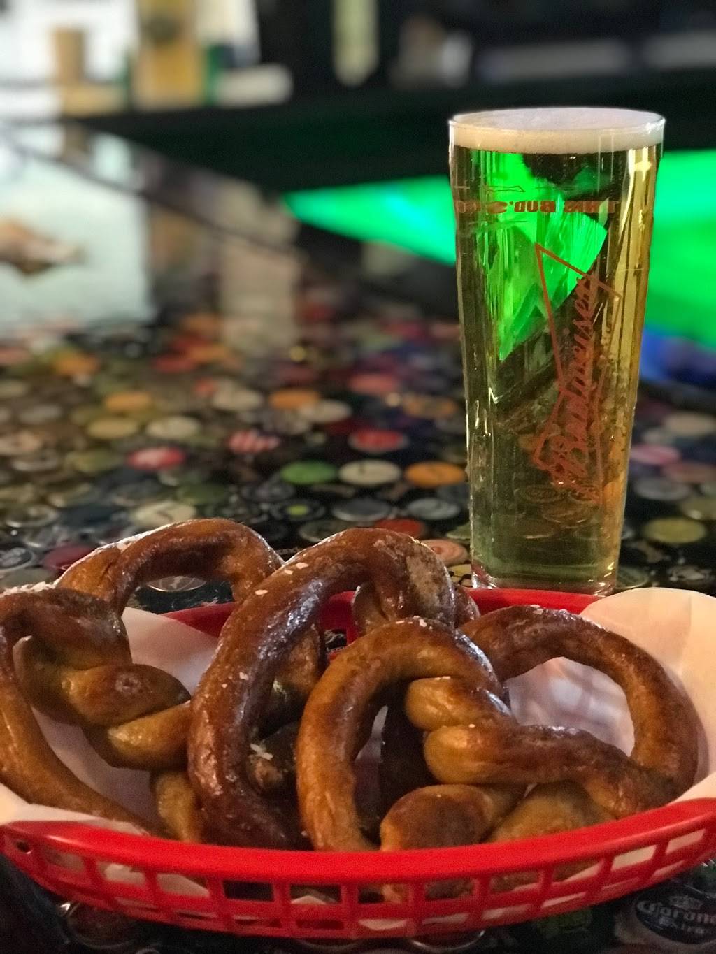 Nic’s Hometown Tavern | restaurant | 180 NJ-36, Keansburg, NJ 07734, USA | 7327692200 OR +1 732-769-2200