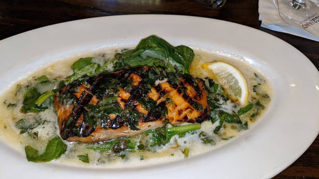 Maggianos Little Italy | restaurant | Freedom Commons, 1847 Freedom Dr, Naperville, IL 60563, USA | 6305362270 OR +1 630-536-2270