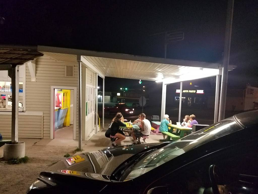 Cree-Mee Freeze | restaurant | 100 S Main St, Concordia, MO 64020, USA | 6604632272 OR +1 660-463-2272