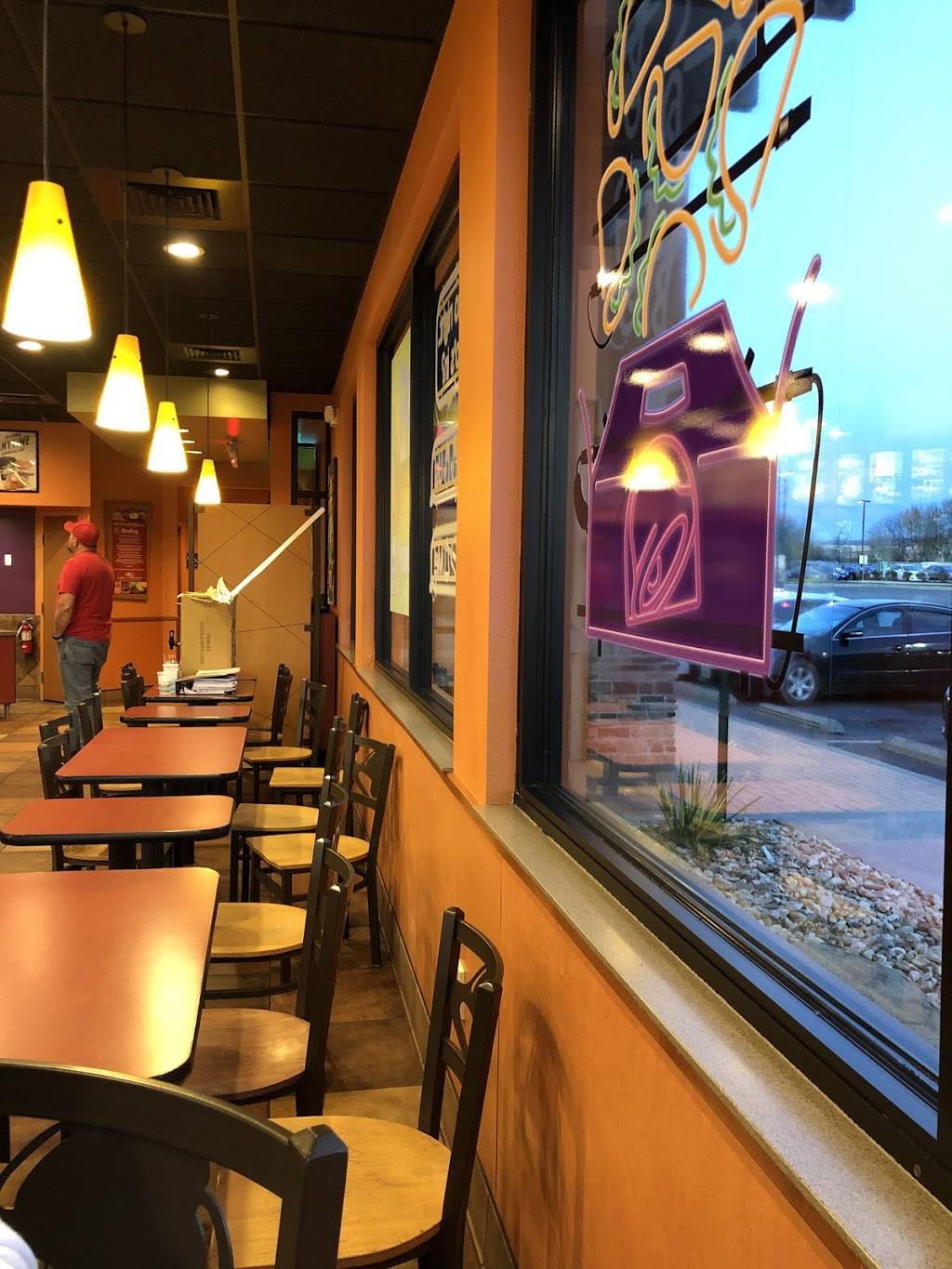 Taco Bell | meal takeaway | 1680 E Market St, Harrisonburg, VA 22801, USA | 5404337877 OR +1 540-433-7877