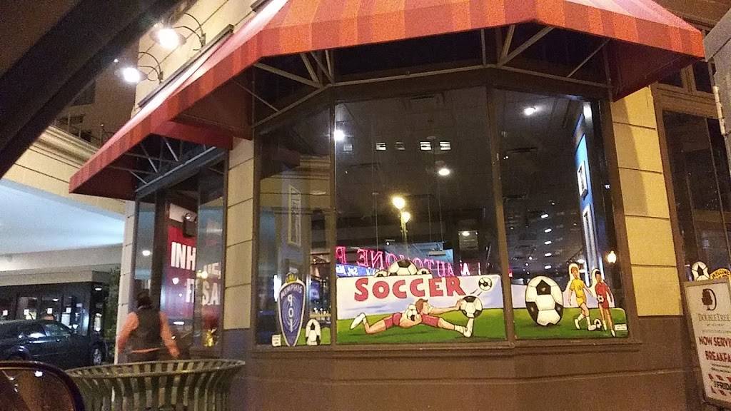 TGI Fridays | restaurant | 185 Union Ave, Memphis, TN 38103, USA | 9015238500 OR +1 901-523-8500