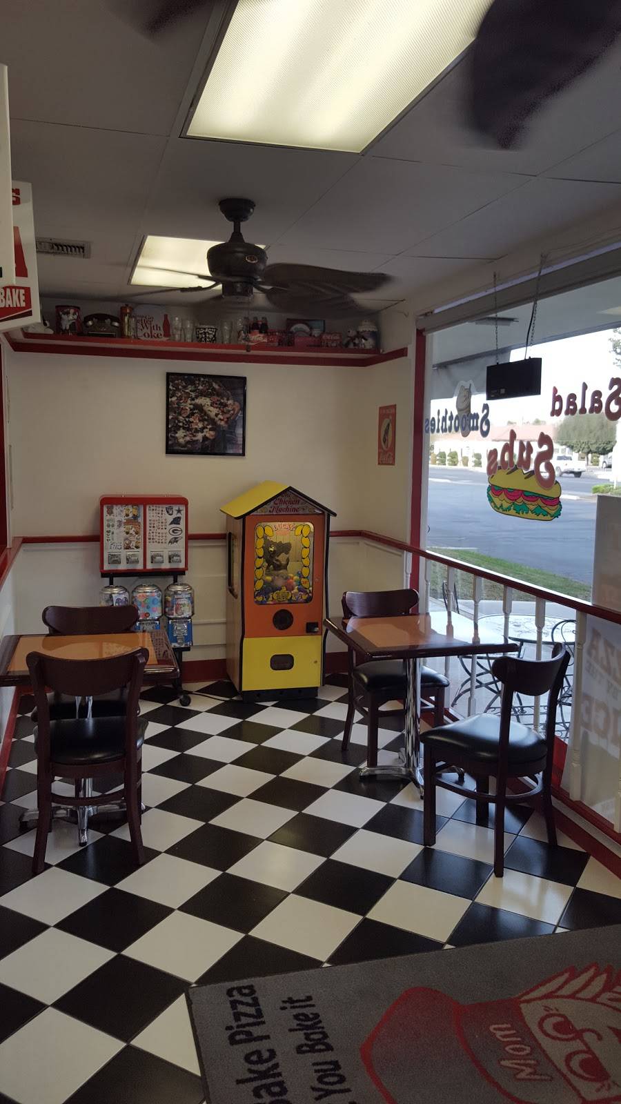 Moms U-Bake Pizza | meal takeaway | 49 N D St, Porterville, CA 93257, USA | 5597810530 OR +1 559-781-0530