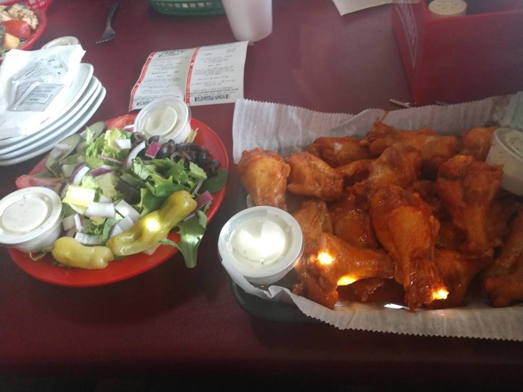 Bolts Sports Café | cafe | 910 S Main St, Englewood, OH 45322, USA | 9378366634 OR +1 937-836-6634