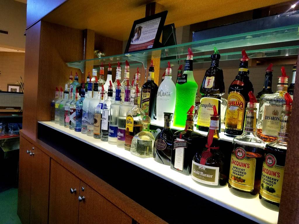 Center Square Restaurant and Bar | restaurant | 1 Pureland Dr, Swedesboro, NJ 08085, USA | 8564673322 OR +1 856-467-3322