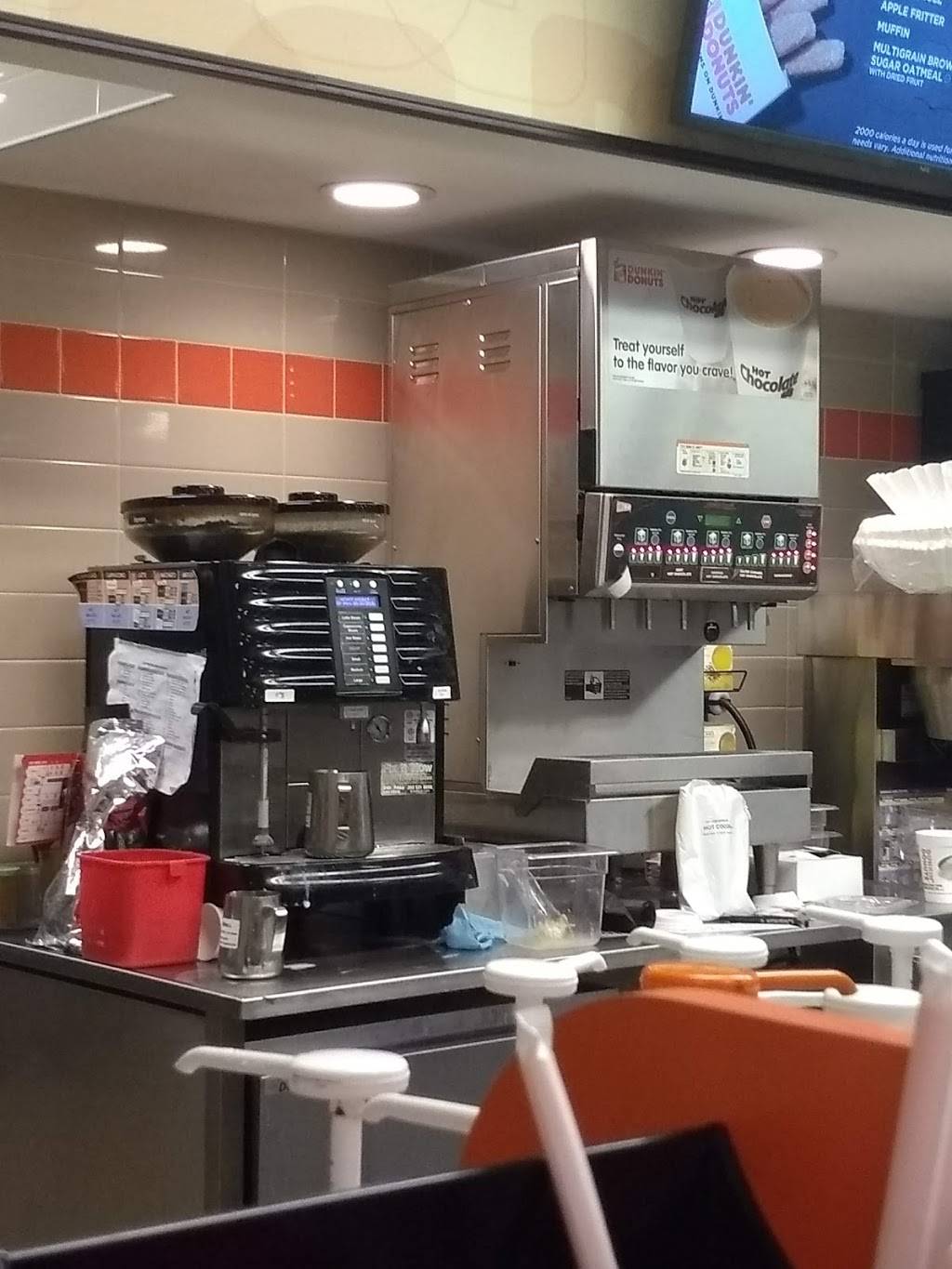 Dunkin Donuts | cafe | 4 Connecticut Turnpike, Fairfield, CT 06825, USA | 2039275261 OR +1 203-927-5261
