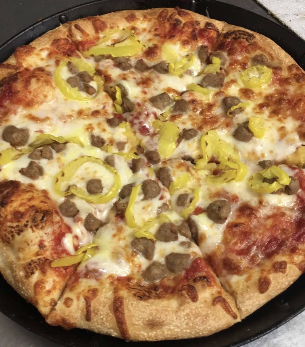 Papas Pizza To Go | meal delivery | 201 South N State St, Yadkinville, NC 27055, USA | 3366797272 OR +1 336-679-7272