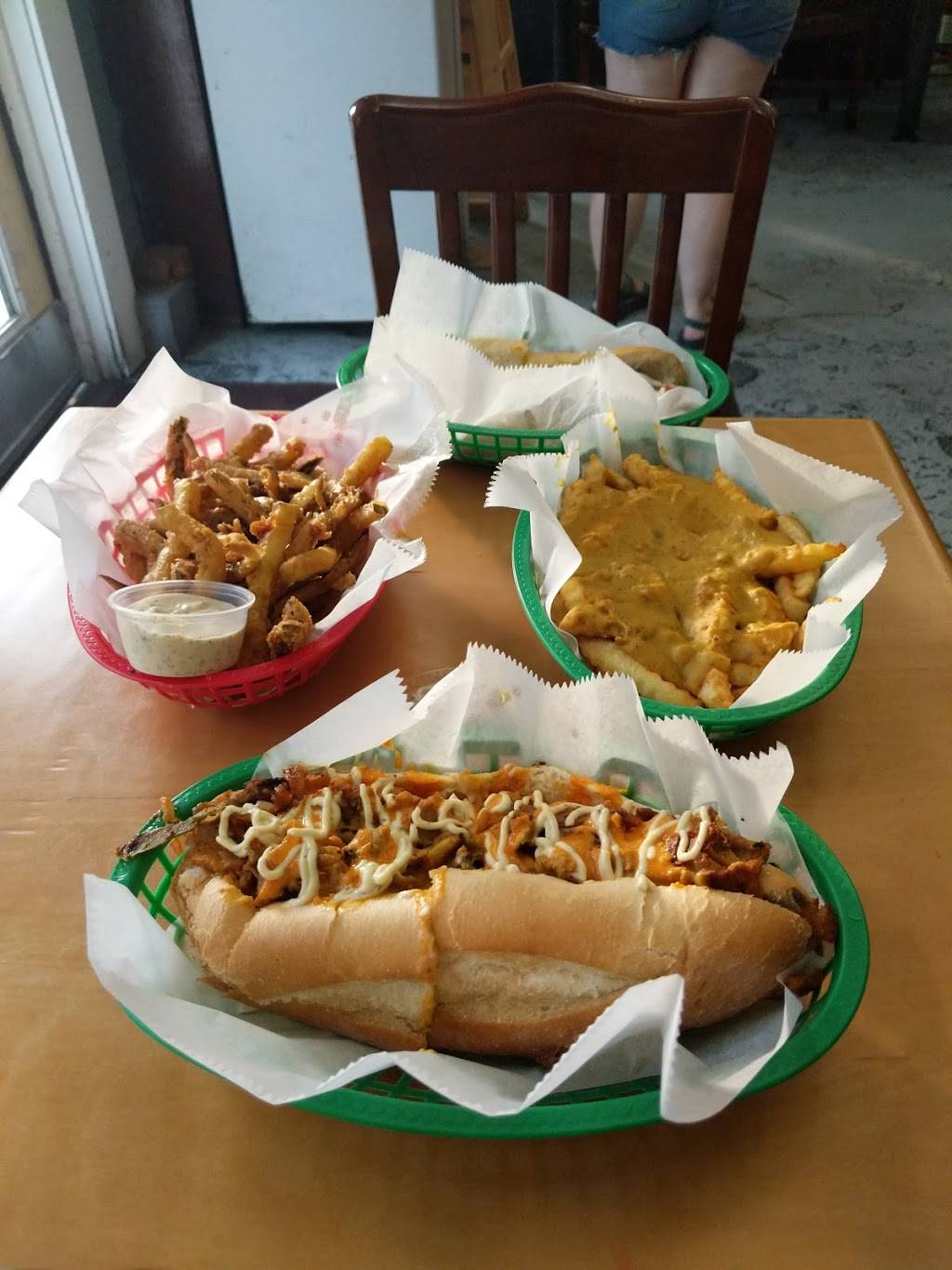 Trilly Cheesesteaks | restaurant | 4413 Banks St, New Orleans, LA 70119, USA | 5047848169 OR +1 504-784-8169