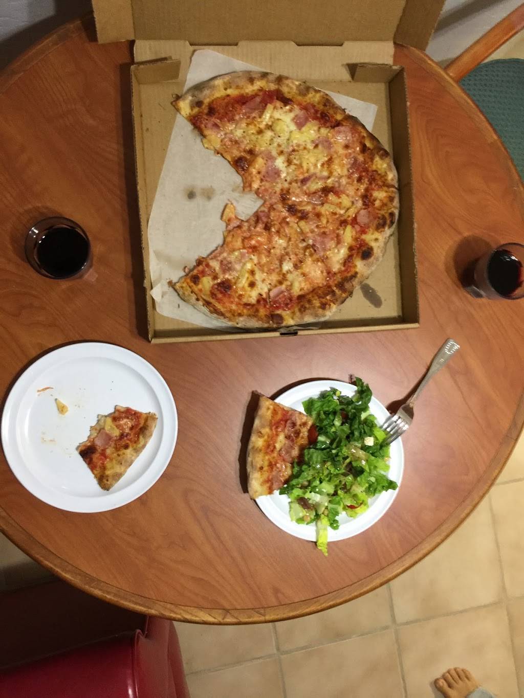 Paulis Pizza Pasta | restaurant | 104 S Federal Hwy, Dania Beach, FL 33004, USA | 9549225554 OR +1 954-922-5554