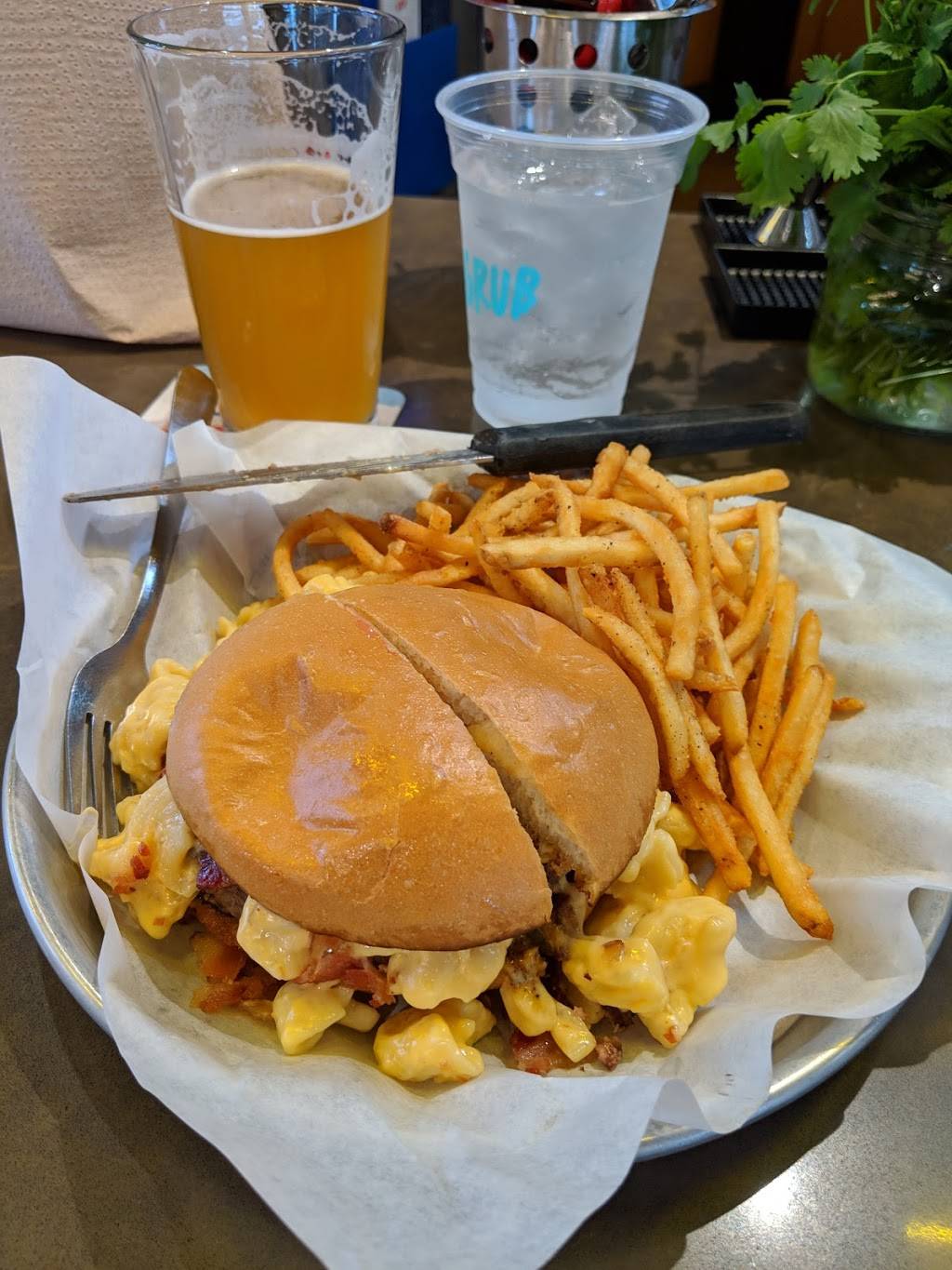 Grub Burger Bar | restaurant | 980 University Dr E #400, College Station, TX 77840, USA | 9792681041 OR +1 979-268-1041