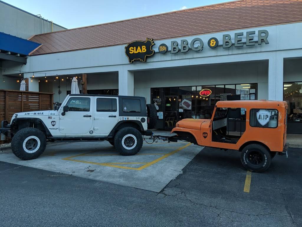 SLAB BBQ & Beer | restaurant | 7101 W, TX-71, Austin, TX 78735, USA | 5122438000 OR +1 512-243-8000