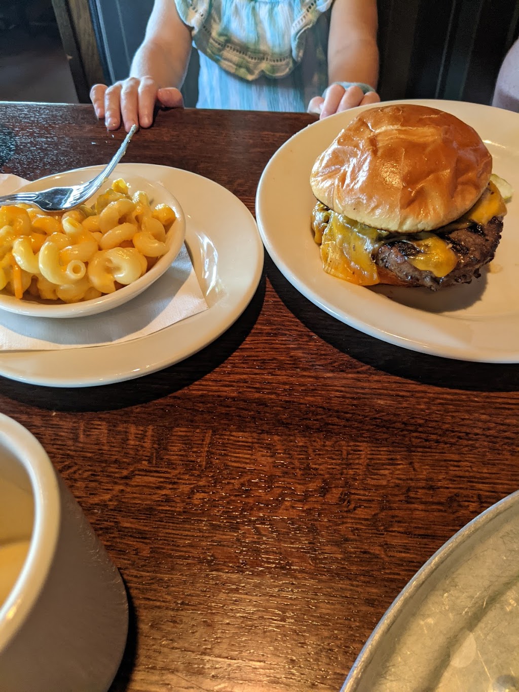 Old Chicago | restaurant | 7626 E Kellogg Dr, Wichita, KS 67207, USA | 3162720120 OR +1 316-272-0120