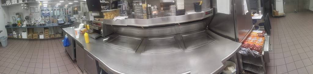 White Castle | restaurant | 6517 Calumet Ave, Hammond, IN 46324, USA | 2199334902 OR +1 219-933-4902