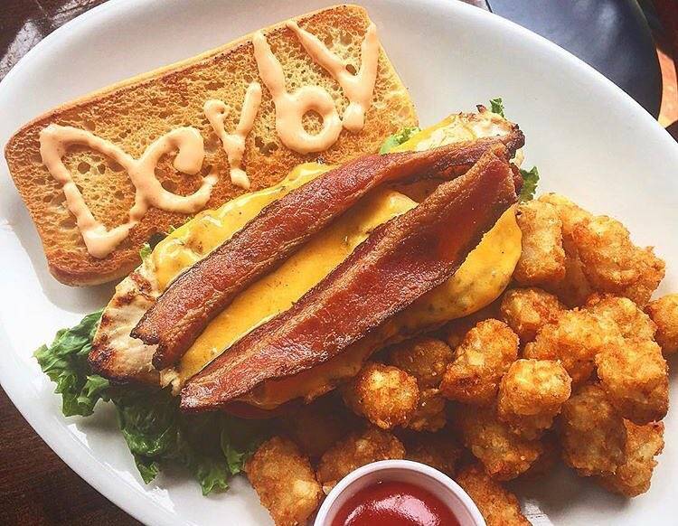 Derby Bar & Grill | restaurant | 1224 W Webster Ave, Chicago, IL 60614, USA | 7732480900 OR +1 773-248-0900