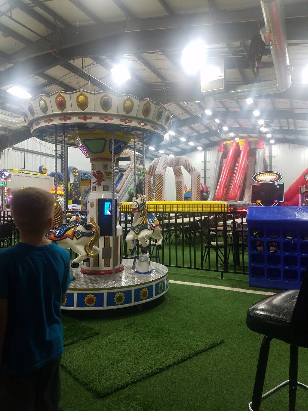 Triple Crown Family Fun Center | restaurant | 1 Nancy Wilson Way, Chillicothe, OH 45601, USA | 7407737529 OR +1 740-773-7529