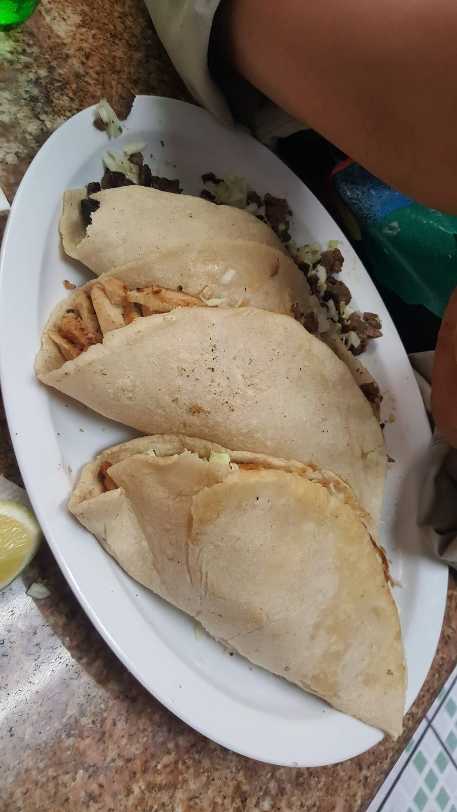 Barrera’s Restaurante y Panaderia | restaurant | 642 S C St, Oxnard, CA 93030, USA | 8054863717 OR +1 805-486-3717