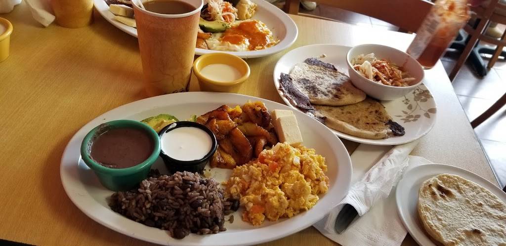 La Cocina De Mi Tierra At District Heights | restaurant | 1950 County Rd, District Heights, MD 20747, USA | 2408387750 OR +1 240-838-7750