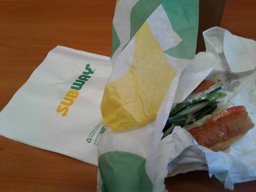 Subway Restaurants | restaurant | 1044 N Francisco Ave, Chicago, IL 60622, USA | 7732928214 OR +1 773-292-8214