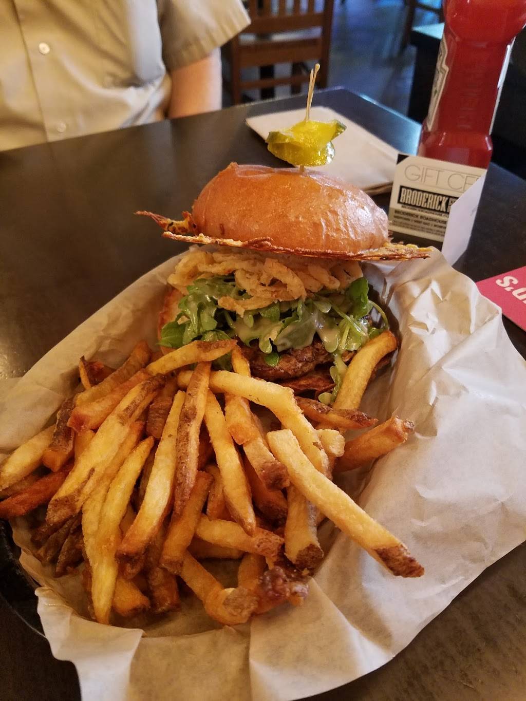 Broderick Roadhouse | restaurant | 319 6th St, West Sacramento, CA 95605, USA | 9163722436 OR +1 916-372-2436