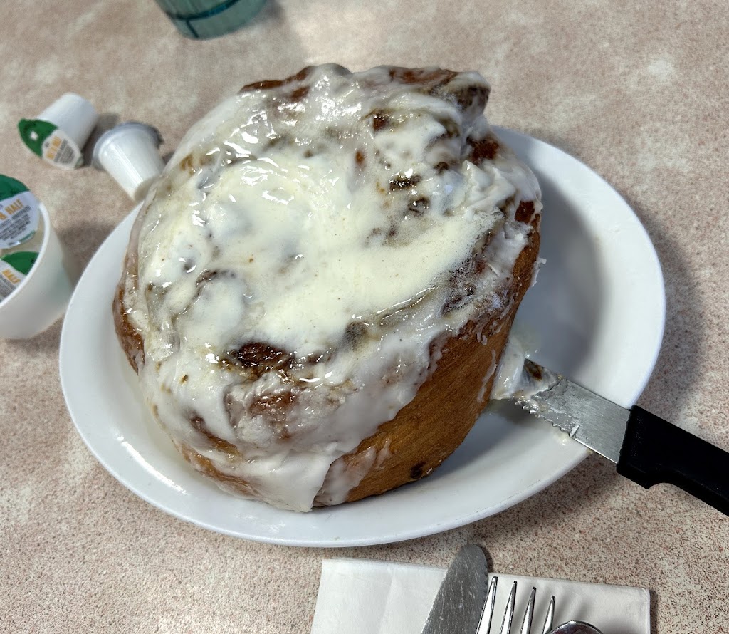 Earls Family Restaurant | restaurant | 1400 U.S. Rt. 66, Gallup, NM 87301, USA | 5058634201 OR +1 505-863-4201