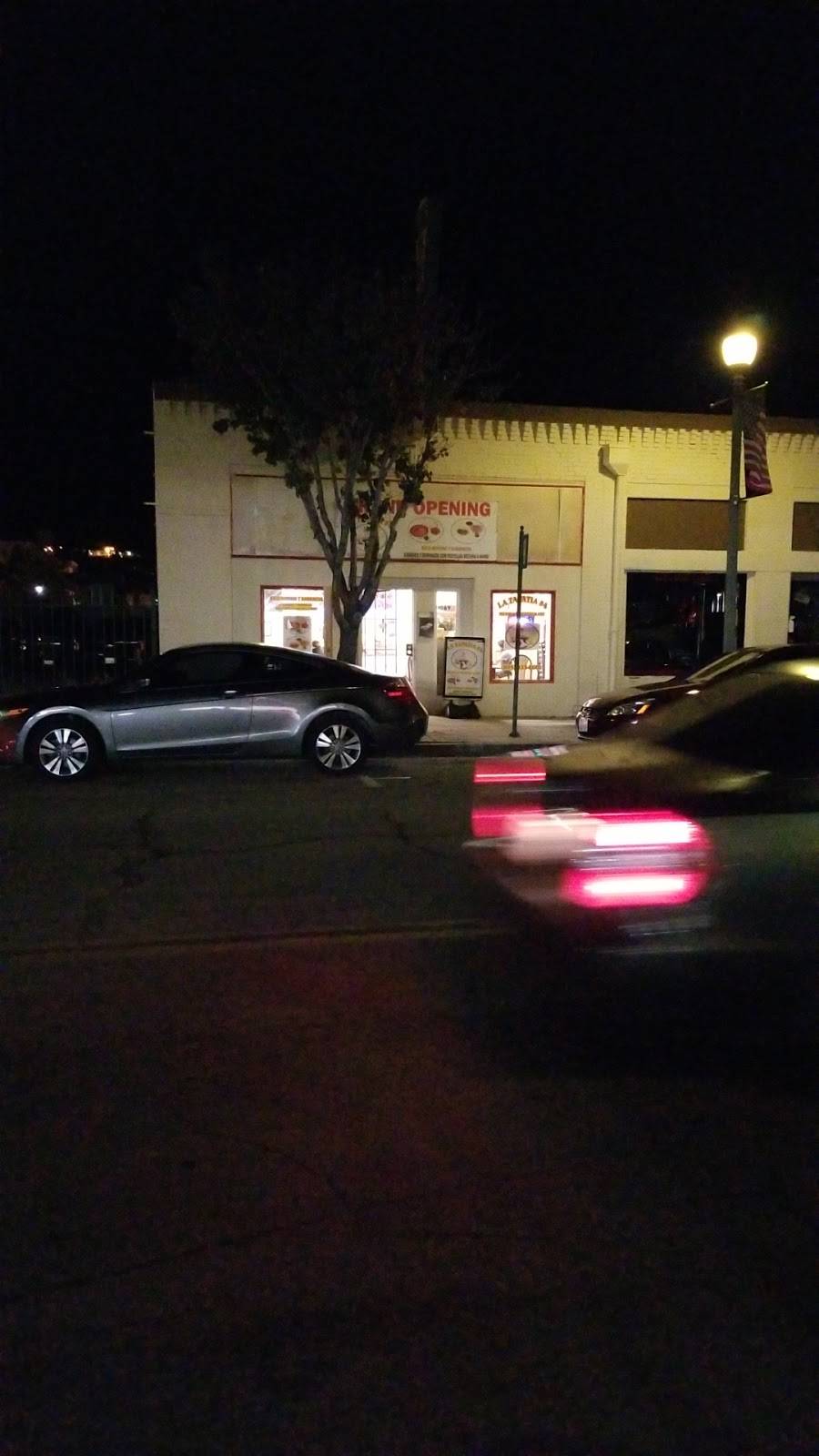 La Tapatia | restaurant | 1069 E Main St, Santa Paula, CA 93060, USA | 8059336601 OR +1 805-933-6601