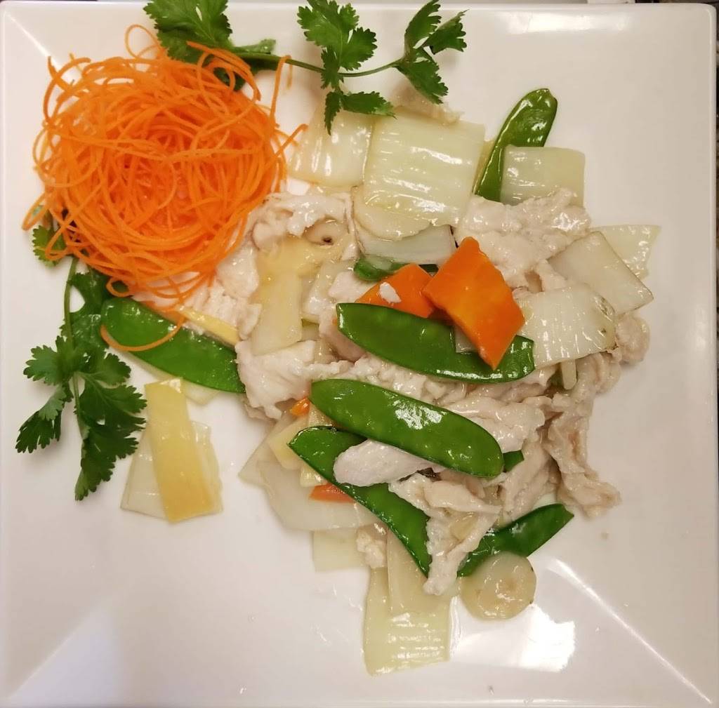 East Wok | restaurant | 2002 FL-19, Tavares, FL 32778, USA | 3527429010 OR +1 352-742-9010