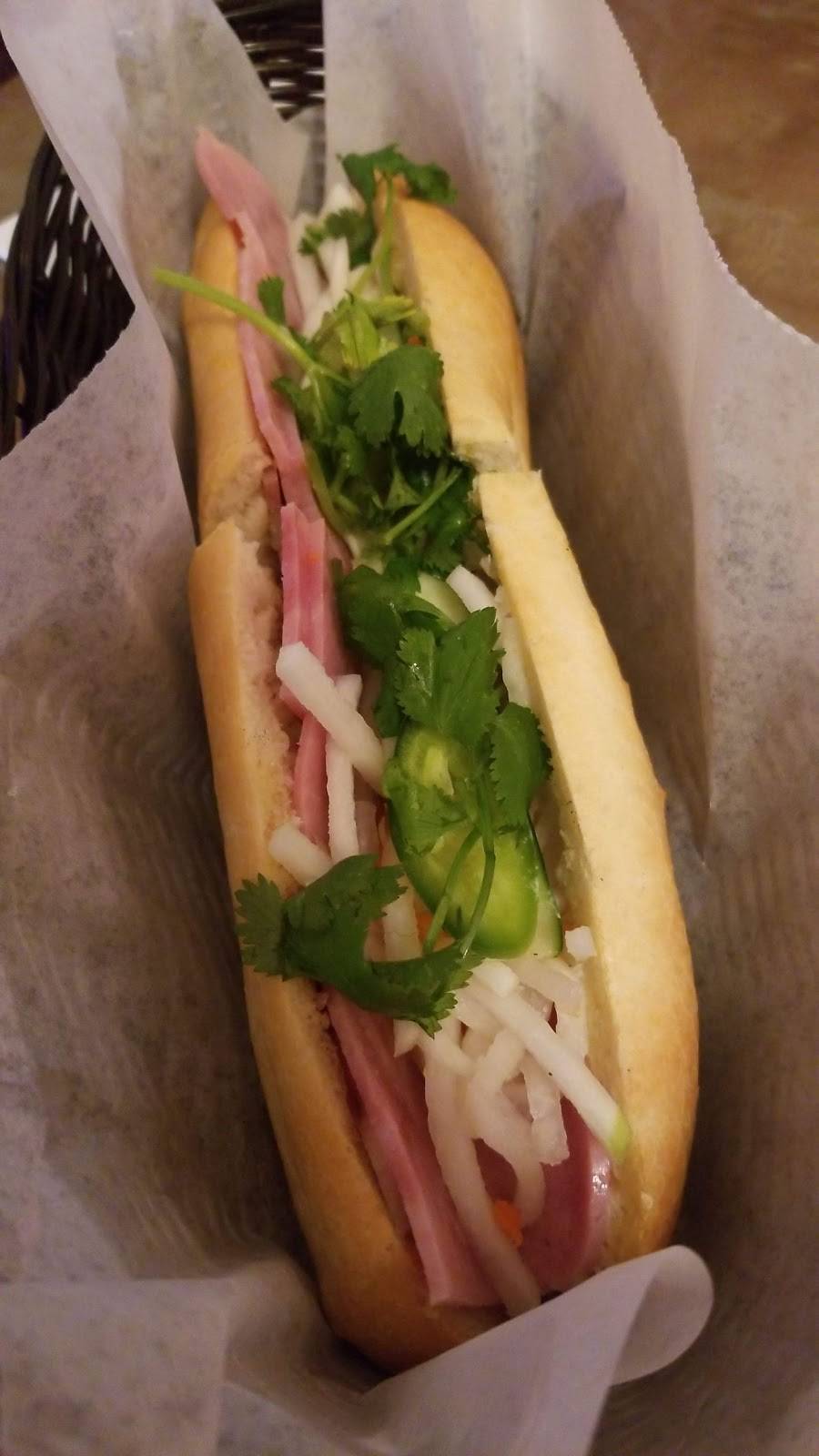 Pho & Banh Mi | restaurant | 11232 Grandview Ave, Wheaton, MD 20902, USA | 3019468002 OR +1 301-946-8002