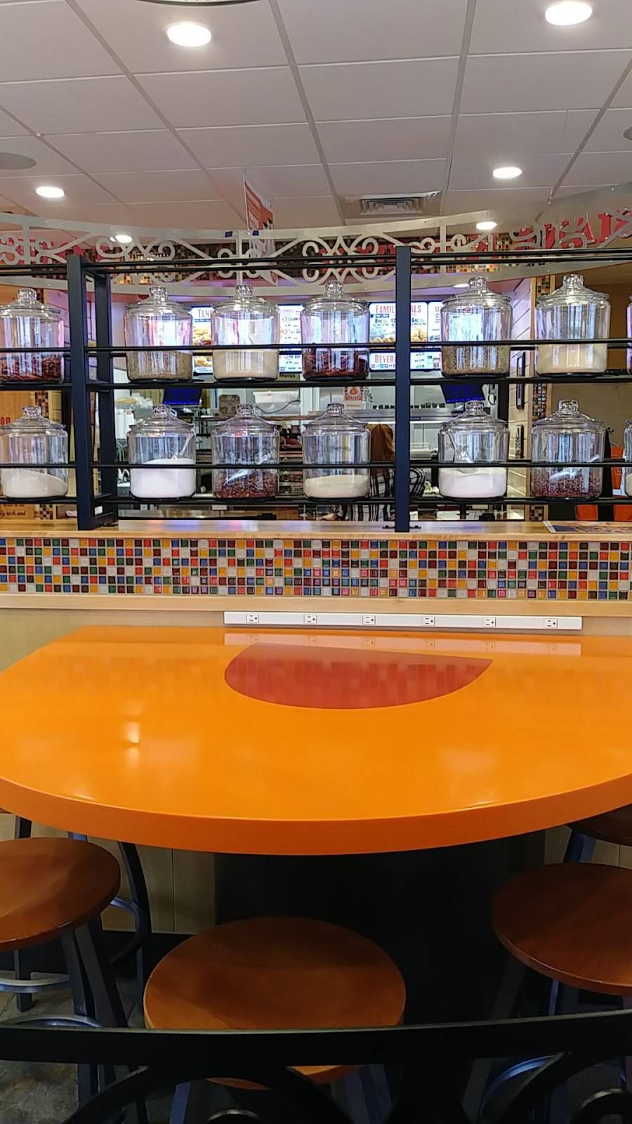 Popeyes Louisiana Kitchen | restaurant | 2200 N 14th St, Ponca City, OK 74601, USA | 5083047237 OR +1 508-304-7237