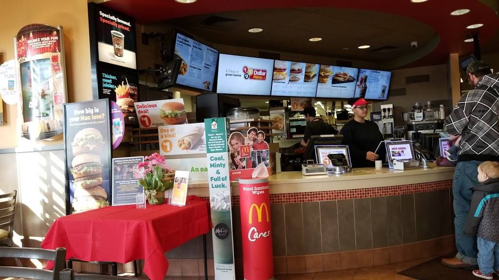 McDonalds | cafe | 412 Heritage Blvd NE, Isanti, MN 55040, USA | 7634447916 OR +1 763-444-7916