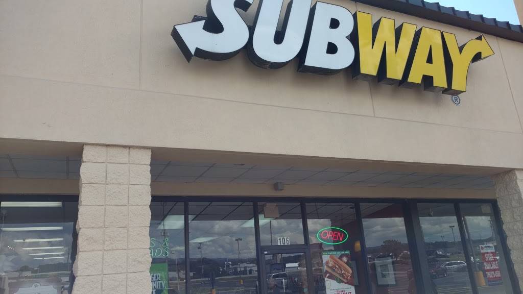 Subway | restaurant | 6917 Middle Valley Rd, Hixson, TN 37343, USA | 4238430767 OR +1 423-843-0767