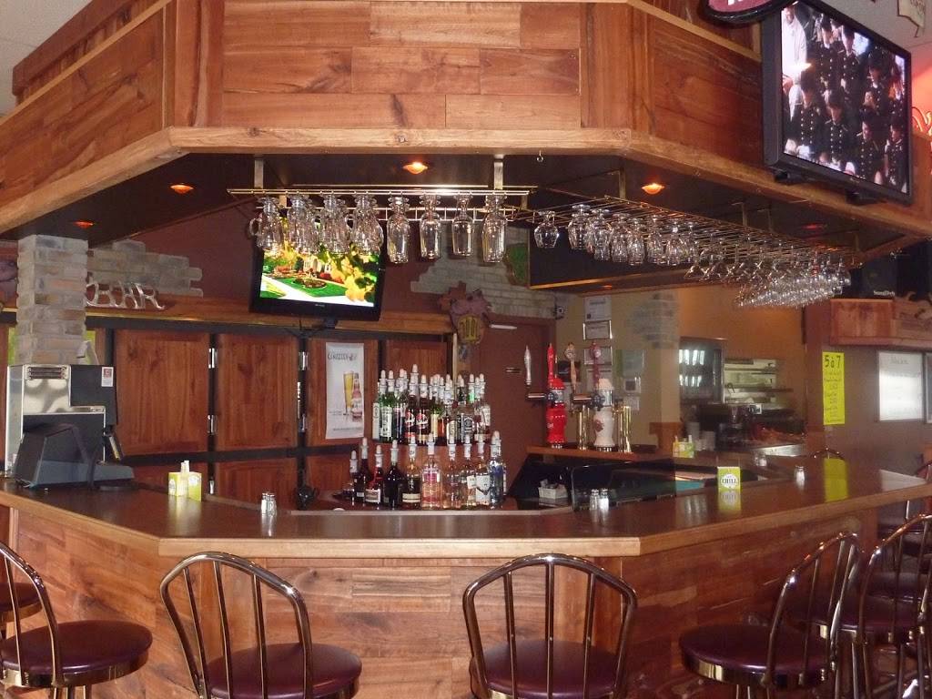 LE PUB 111 | restaurant | 111 Rue Brassard, Saint-Michel-des-Saints, QC J0K 3B0, Canada | 4508336222 OR +1 450-833-6222