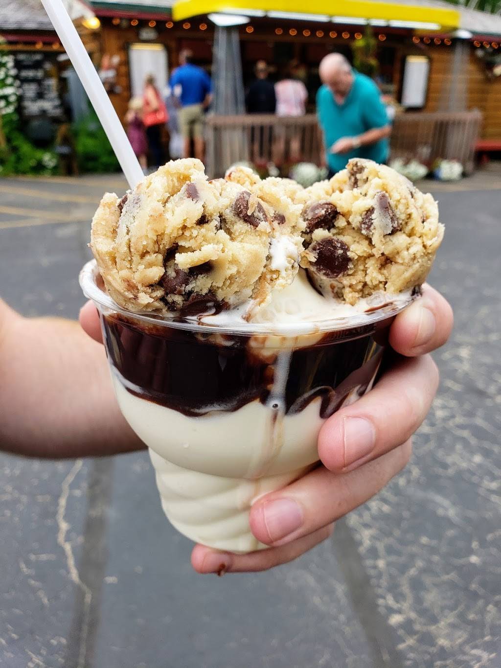 Not Licked Yet Frozen Custard | restaurant | 4054 Main St, Fish Creek, WI 54212, USA | 9208682617 OR +1 920-868-2617