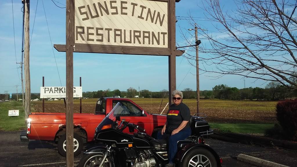 Sunset Inn Restaurant | restaurant | 1060 National Rd SE, Hebron, OH 43025, USA | 7409282001 OR +1 740-928-2001