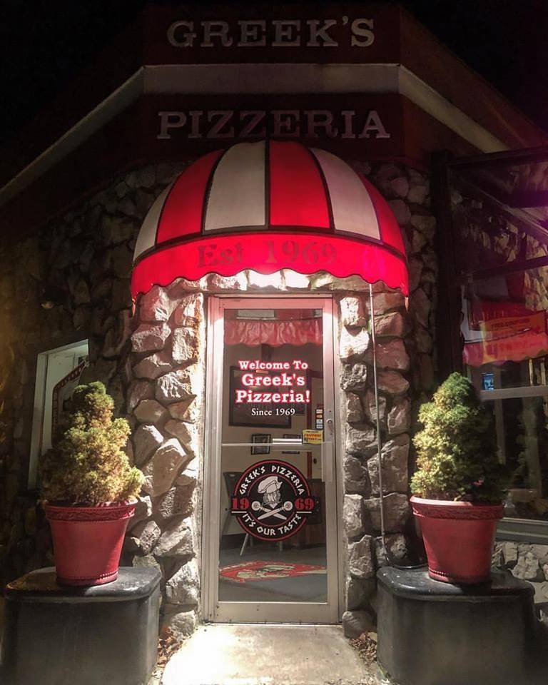 Greeks Pizzeria | restaurant | 216 S 10th St, Noblesville, IN 46060, USA | 3177734444 OR +1 317-773-4444