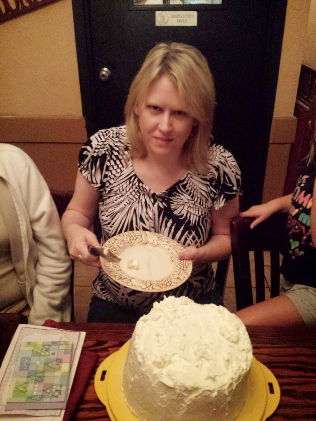 Vitos Italian Restaurant | restaurant | 2258 Golden Gate Dr, Greensboro, NC 27405, USA | 3363700084 OR +1 336-370-0084