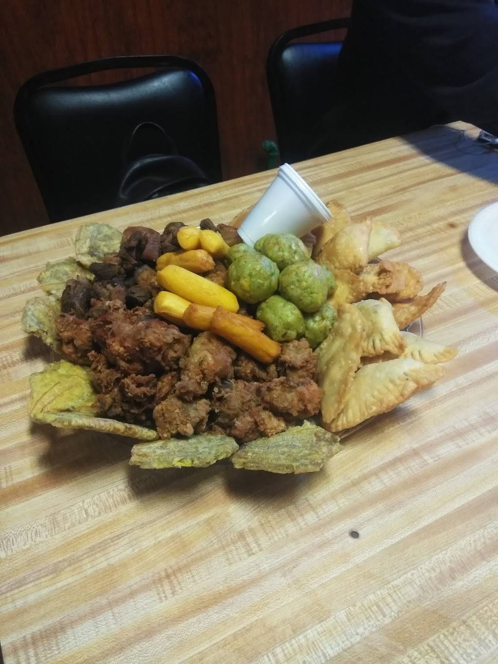 La Casa De Los Pastelillos | restaurant | 746 N 8th St, Reading, PA 19604, USA | 7875652036 OR +1 787-565-2036