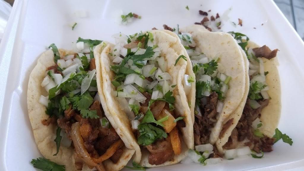 Tacos Los Carnales | restaurant | 4770 W Mission Blvd, Ontario, CA 91762, USA | 9096131016 OR +1 909-613-1016