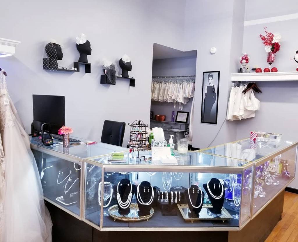 Alexis Kay Designs, Inc. Bridal and Formal Wear | restaurant | 128 E Lincoln Hwy, DeKalb, IL 60115, USA | 8157626558 OR +1 815-762-6558