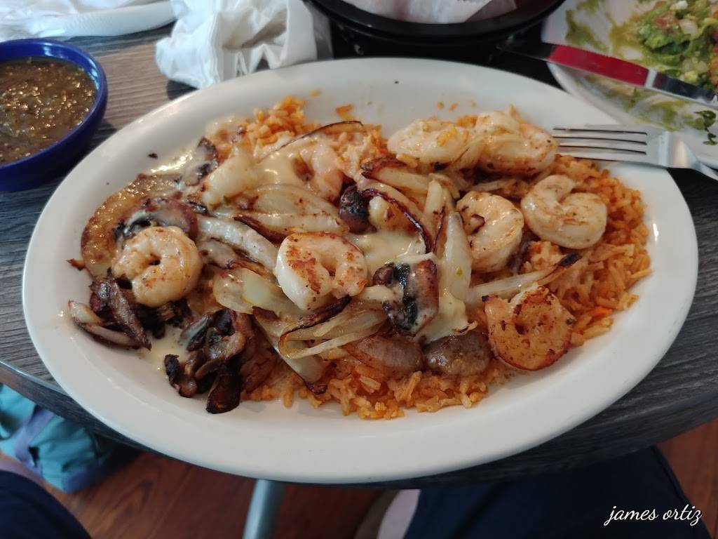 Los Reyes Mexican Grill | restaurant | 658 West Ave, Clermont, FL 34711, USA | 3524325784 OR +1 352-432-5784