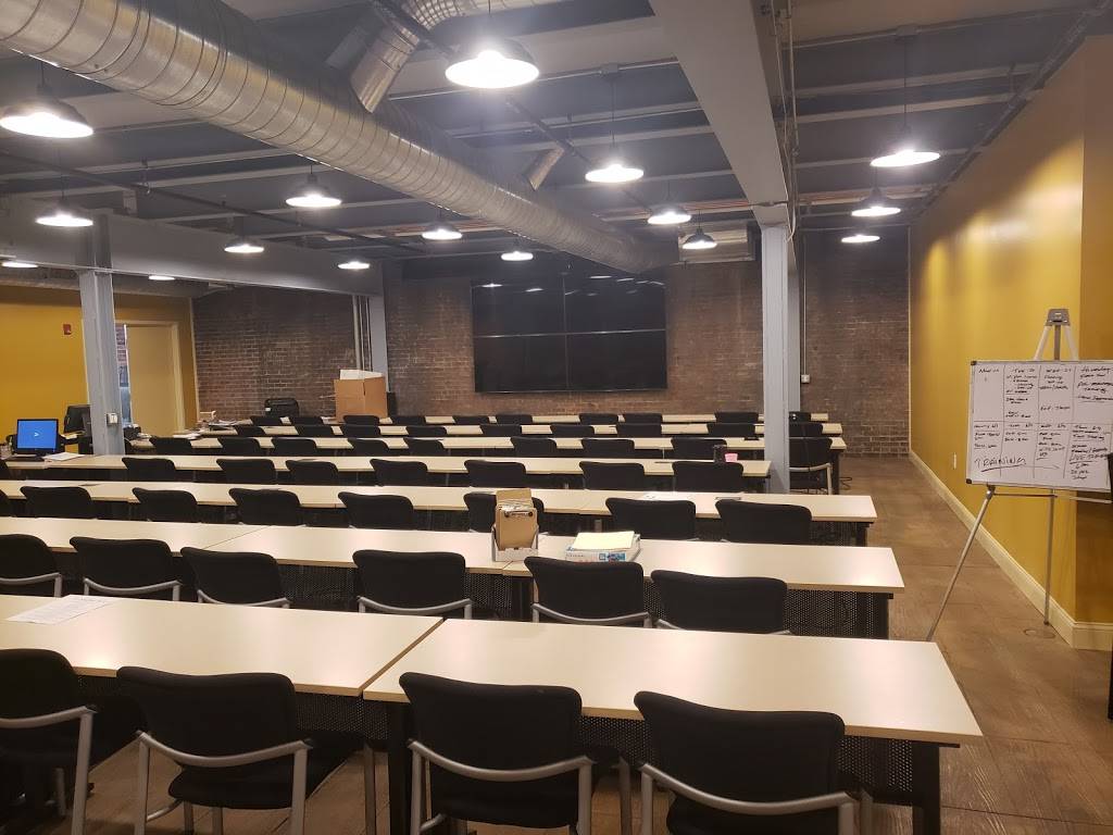 The Shipyards | restaurant | 500 Shipyard Way, Lorain, OH 44052, USA | 4402308481 OR +1 440-230-8481