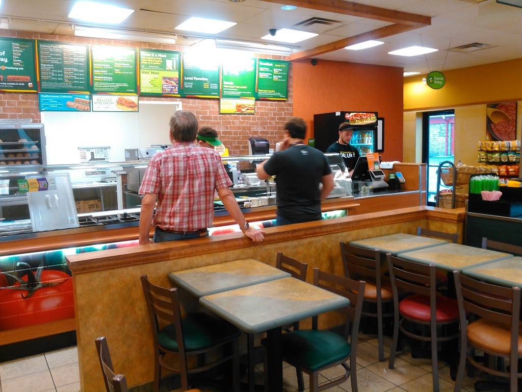 Subway | restaurant | 1814 Woodman Dr, Dayton, OH 45420, USA | 9372567784 OR +1 937-256-7784