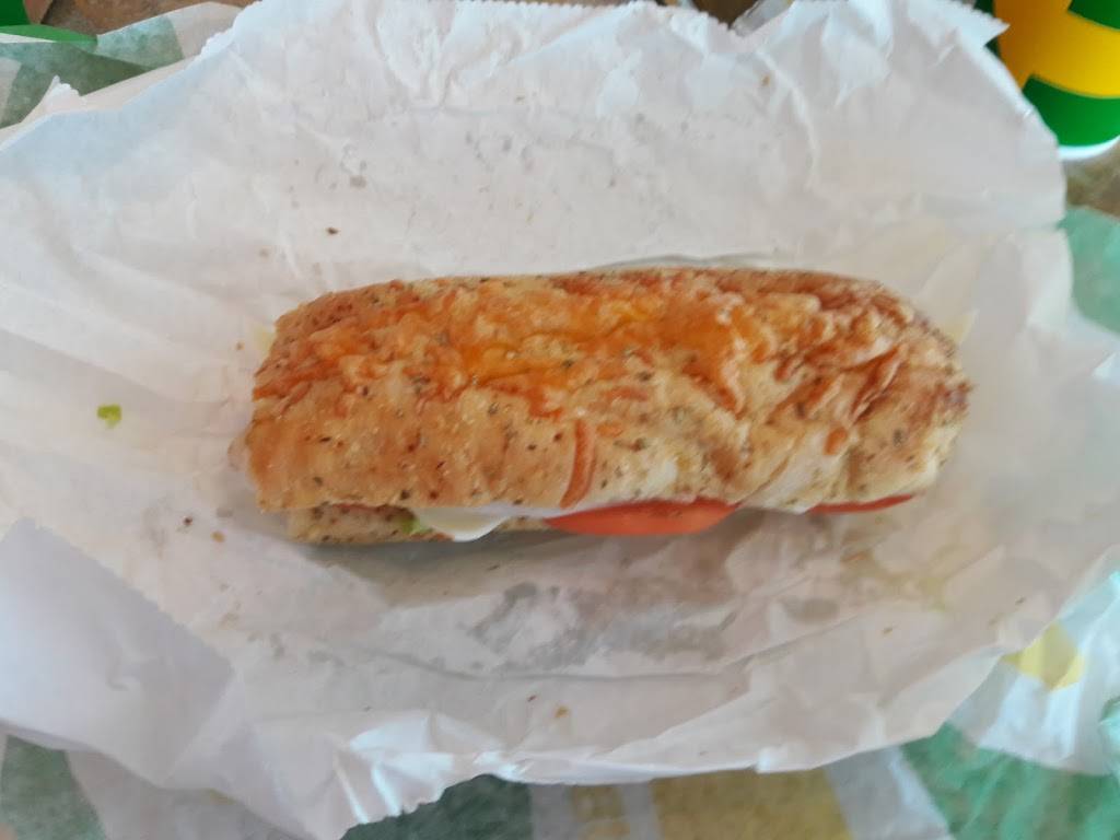 Subway | restaurant | 2122 W US-92, Auburndale, FL 33823, USA | 8639650536 OR +1 863-965-0536