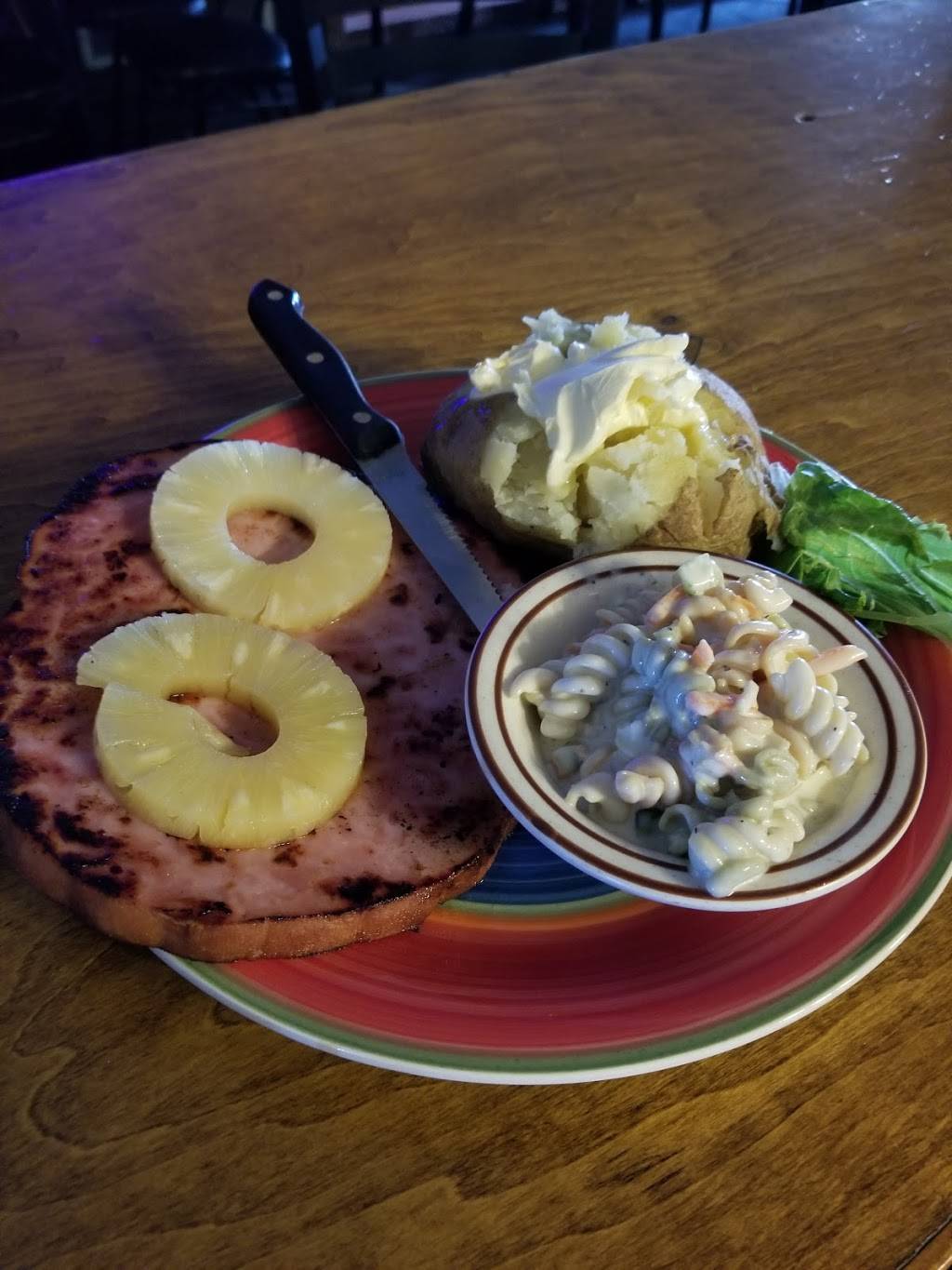 Fat Boys Saloon | restaurant | 108 Main St S, Hazleton, IA 50641, USA | 3196362909 OR +1 319-636-2909