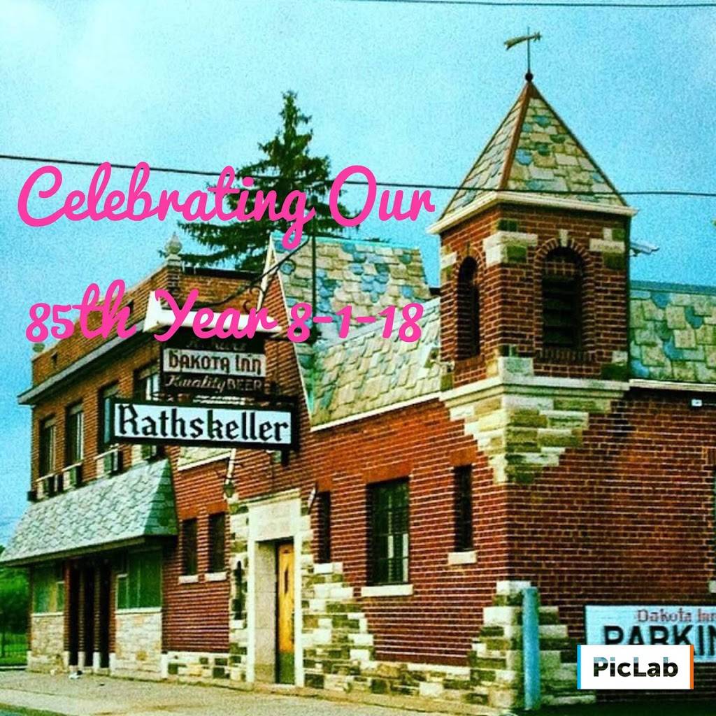 Dakota Inn | restaurant | 17324 John R St, Detroit, MI 48203, USA | 3138679722 OR +1 313-867-9722