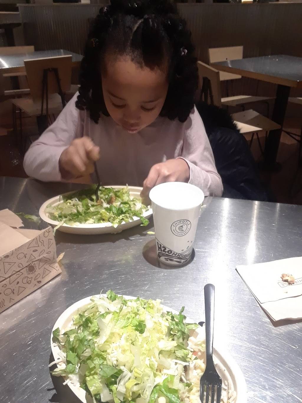 Chipotle Mexican Grill | restaurant | 2302 W 95th St, Chicago, IL 60643, USA | 7732397363 OR +1 773-239-7363