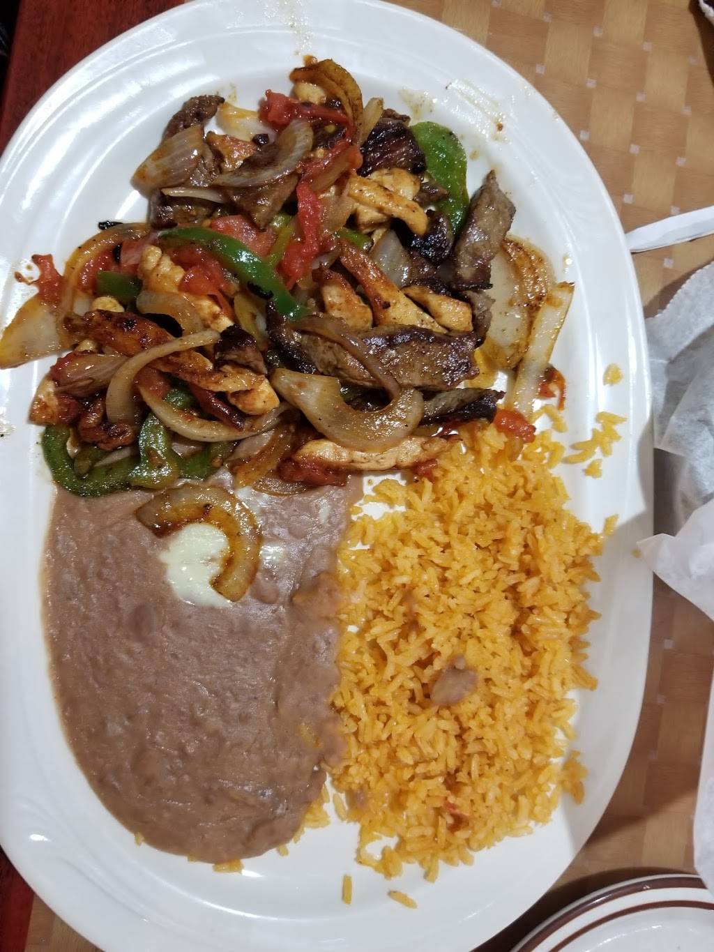 Rinconcito Salvadoreño | restaurant | 313 Meridian St, Boston, MA 02128, USA | 6174187718 OR +1 617-418-7718