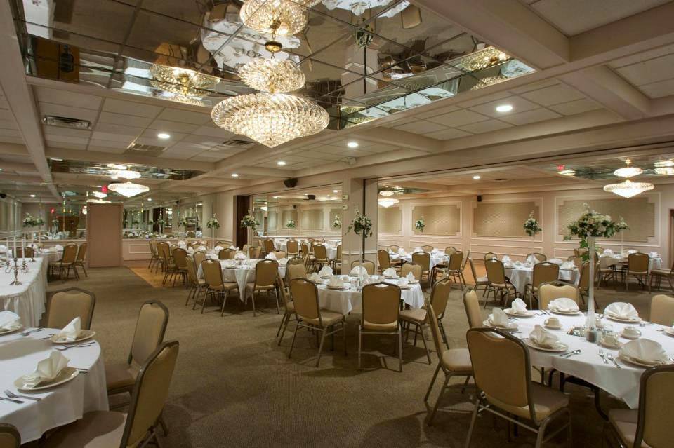 Glenwood Oaks Rib & Chop House | restaurant | 106 N Main St, Glenwood, IL 60425, USA | 7087584400 OR +1 708-758-4400