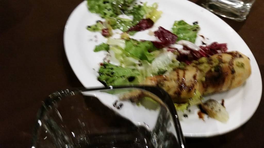 Matteos | restaurant | 125 E Main St, Welland, ON L3B 3W5, Canada | 9057322111 OR +1 905-732-2111