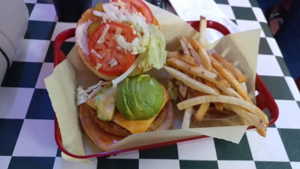 JGs Old Fashioned Hamburgers | restaurant | 12101 Greenville Ave #109, Dallas, TX 75243, USA | 9726448628 OR +1 972-644-8628